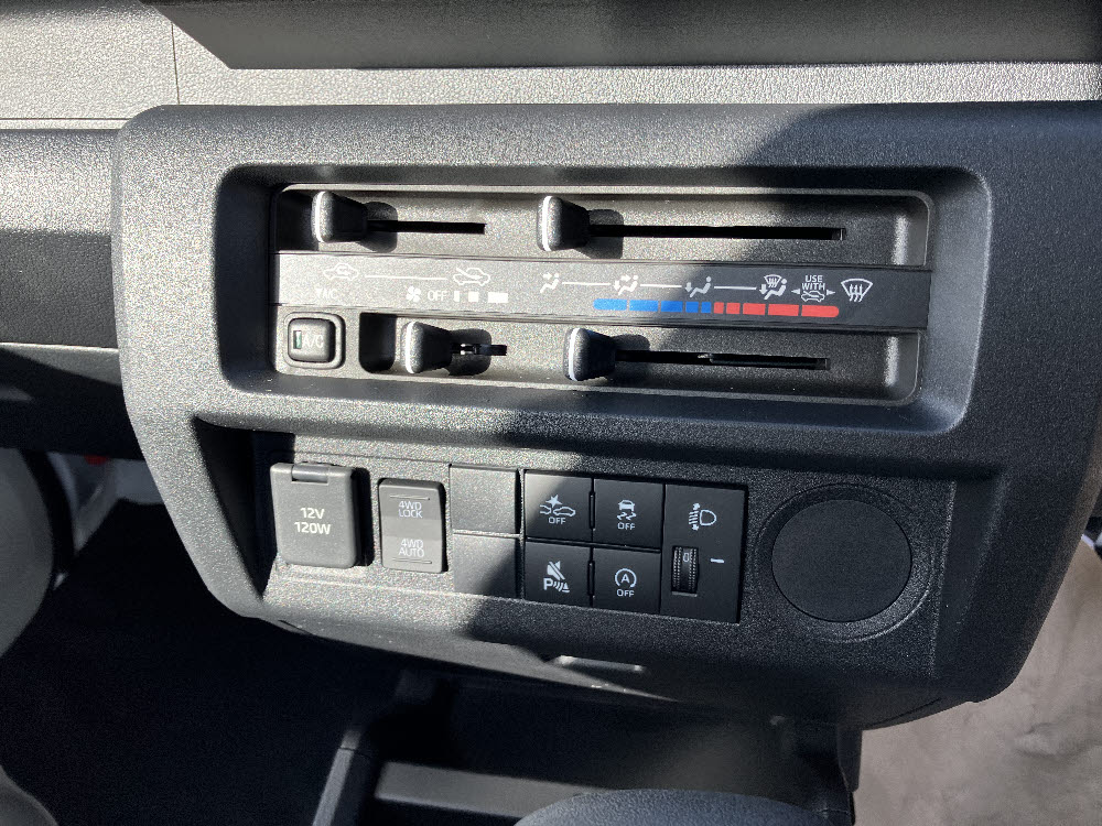 ダイハツ　ハイゼットトラック スタンダード CVT 純AMFM12枚目