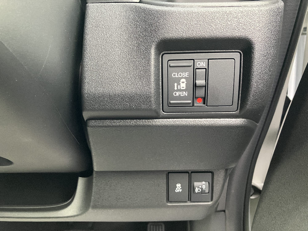 ホンダ　Ｎ ＢＯＸカスタム 8インチナビ(VMX-245ZFEi)9枚目