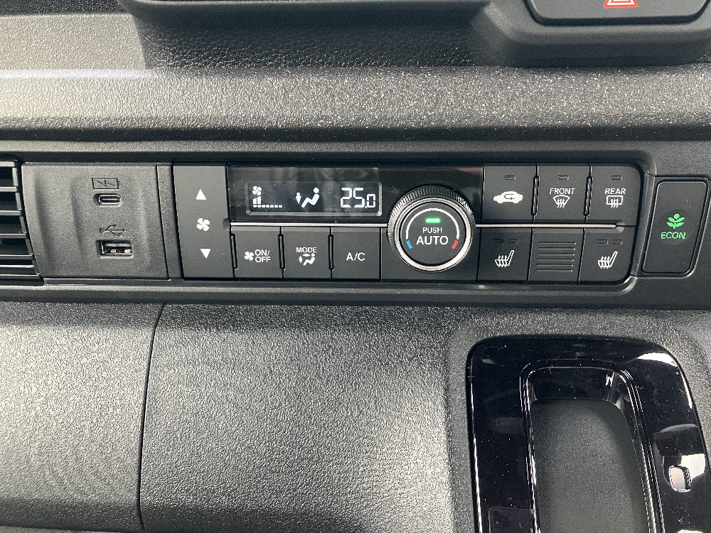 ホンダ　Ｎ ＢＯＸカスタム 8インチナビ(VMX-245ZFEi)12枚目