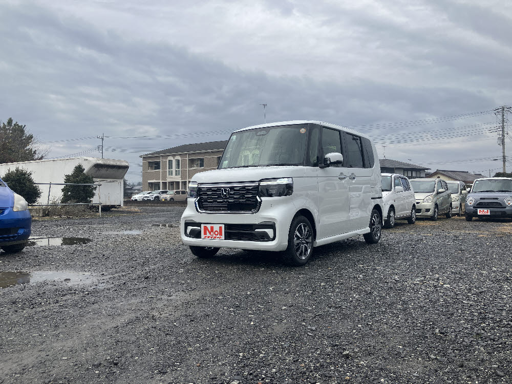 ホンダ　Ｎ ＢＯＸカスタム 8インチナビ(VMX-245ZFEi)1枚目