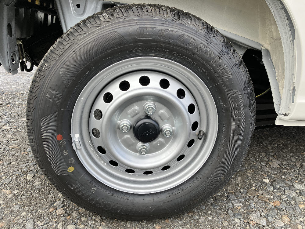 ダイハツ　ハイゼットカーゴ デラックス 純FMAM3枚目