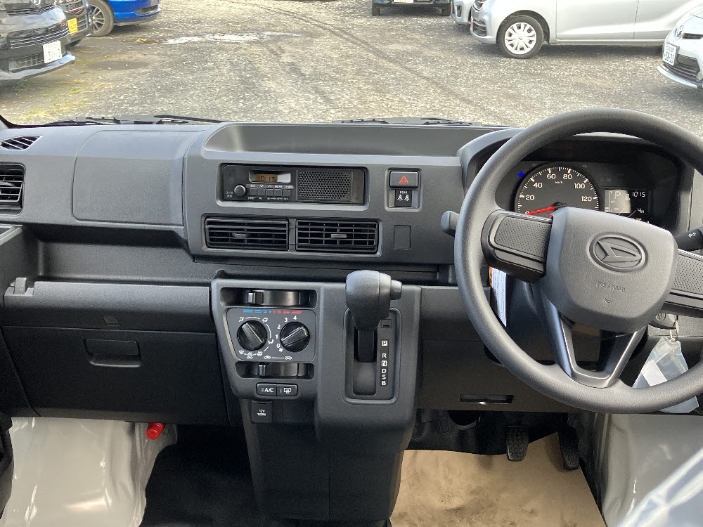 ダイハツ　ハイゼットカーゴ デラックス 純FMAM4枚目