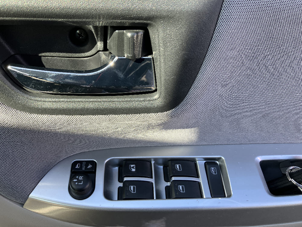 トヨタ　ピクシス ジョイ　FG　SAⅢ4枚目