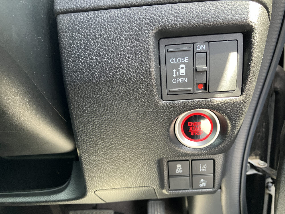 ホンダ　Ｎ ＢＯＸカスタム G・Lホンダセンシング10枚目