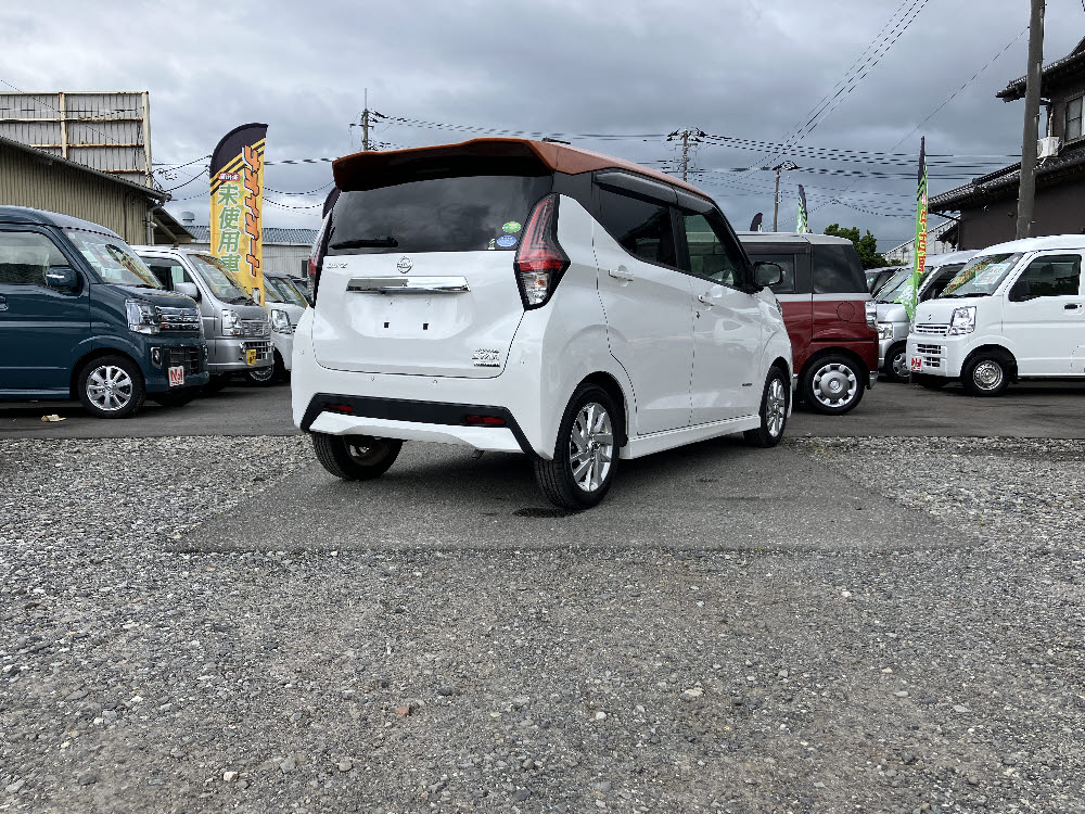 ニッサン デイズ ハイウェイスター X(9インチナビ)3枚目