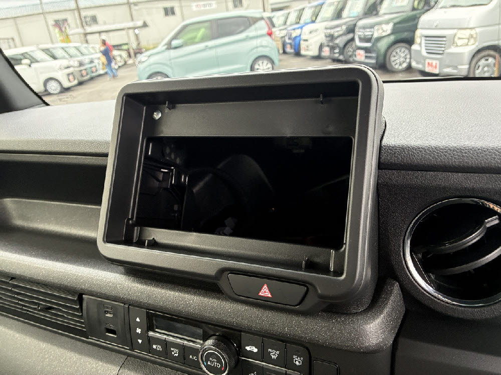 ホンダ　Ｎ ＢＯＸカスタム18枚目