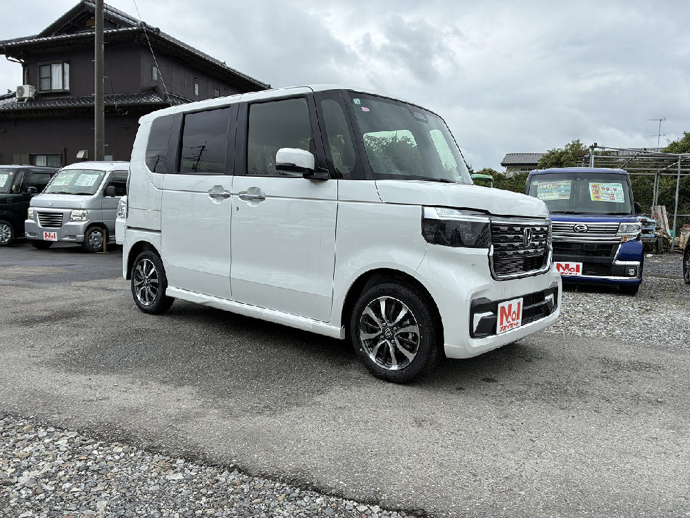 ホンダ　Ｎ ＢＯＸカスタム3枚目