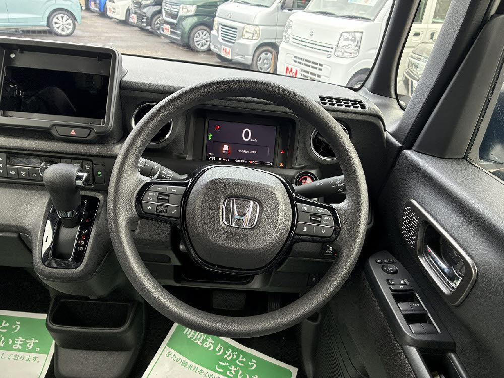 ホンダ　Ｎ ＢＯＸカスタム8枚目