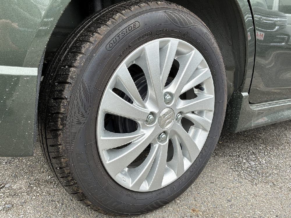 スズキ　スペーシアカスタム HYBRID GS5枚目