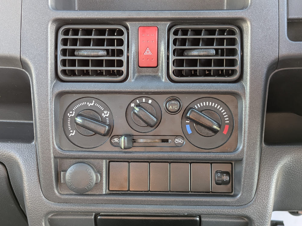 ニッサン　ＮＴ１００クリッパー　DX16枚目