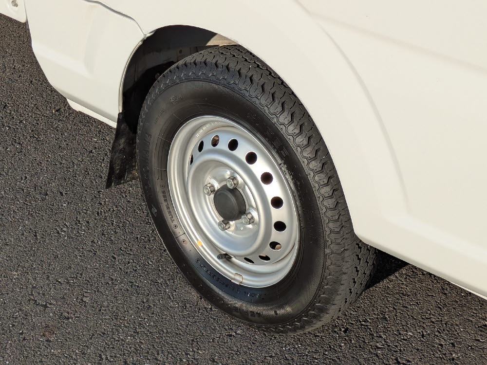 ニッサン　ＮＴ１００クリッパー　DX7枚目