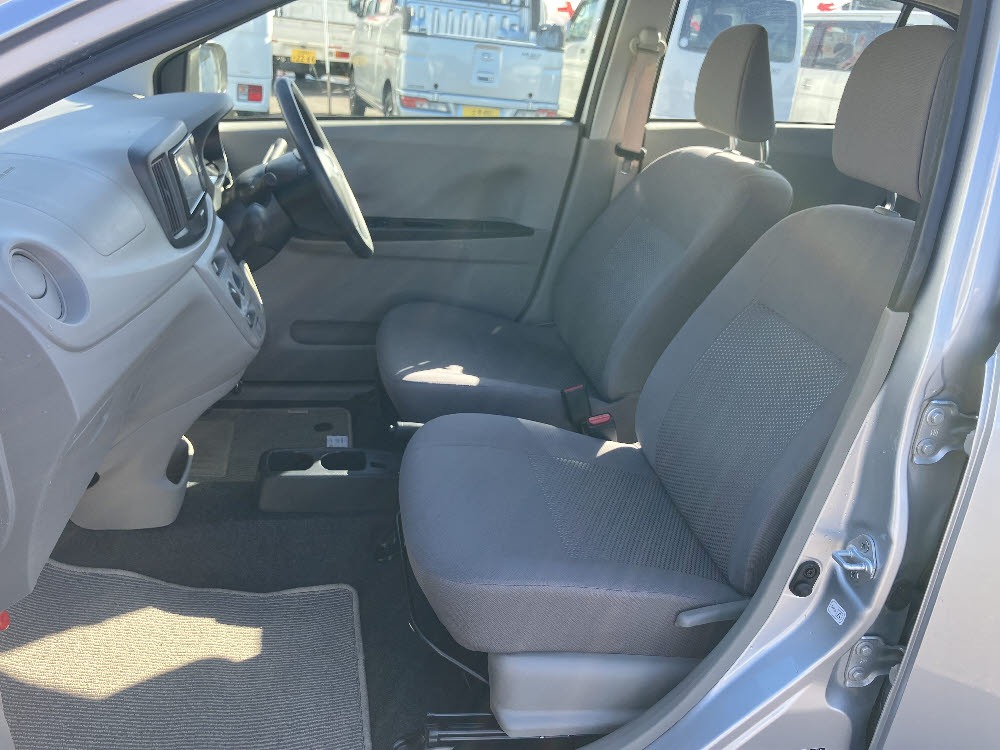 ダイハツ　ミライース　L-SA8枚目