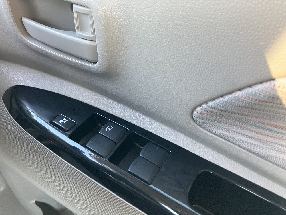 ミツビシ　ｅｋスペース　G11枚目