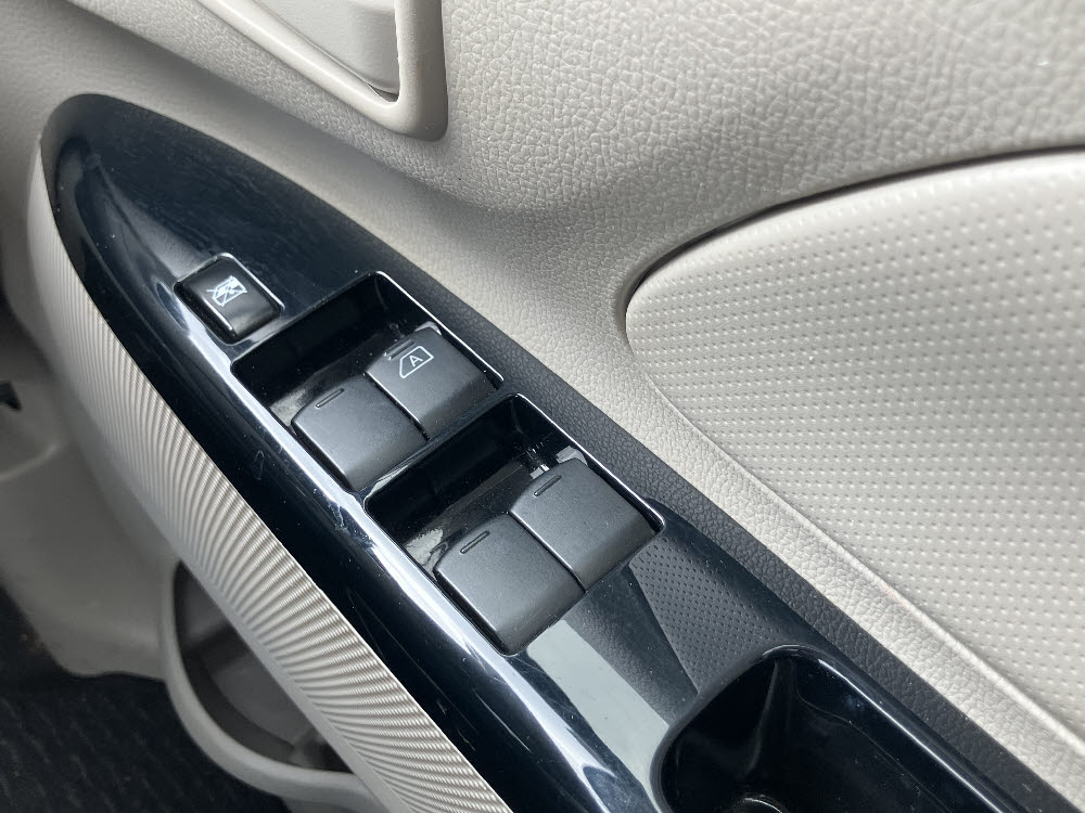 ミツビシ　ｅＫワゴン　E12枚目