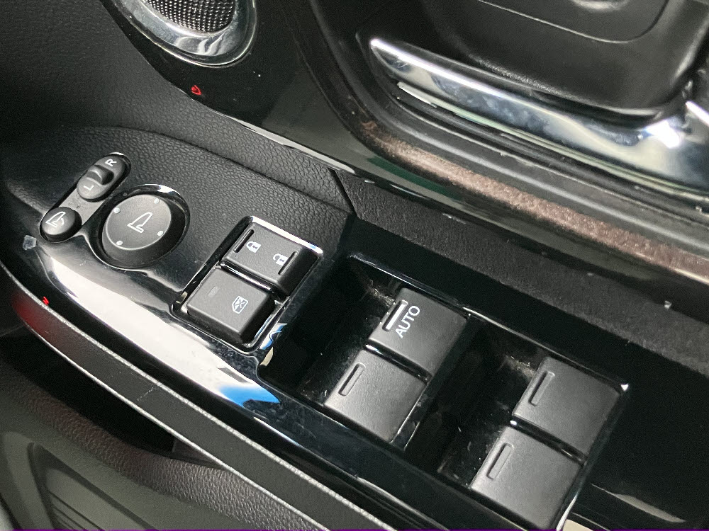 ホンダ　Ｎ ＢＯＸカスタム　G・Lホンダセンシング13枚目