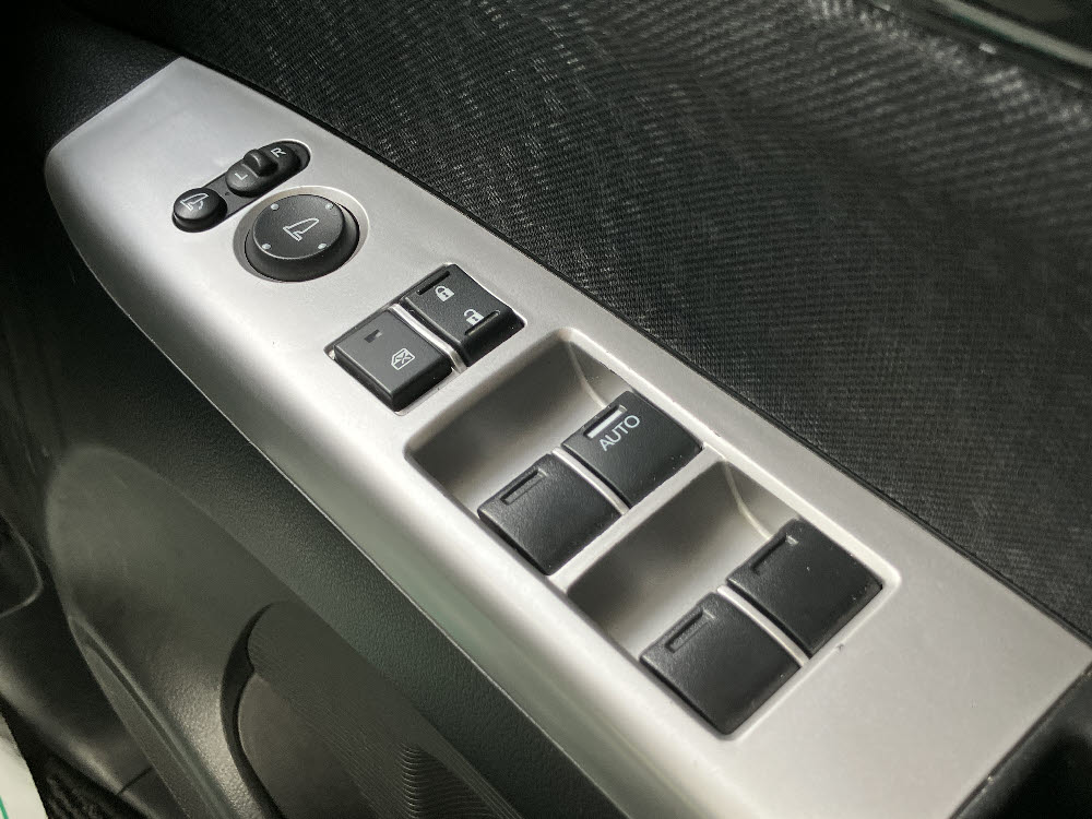 ホンダ　Ｎ ＢＯＸカスタム　ターボSSパッケージ12枚目