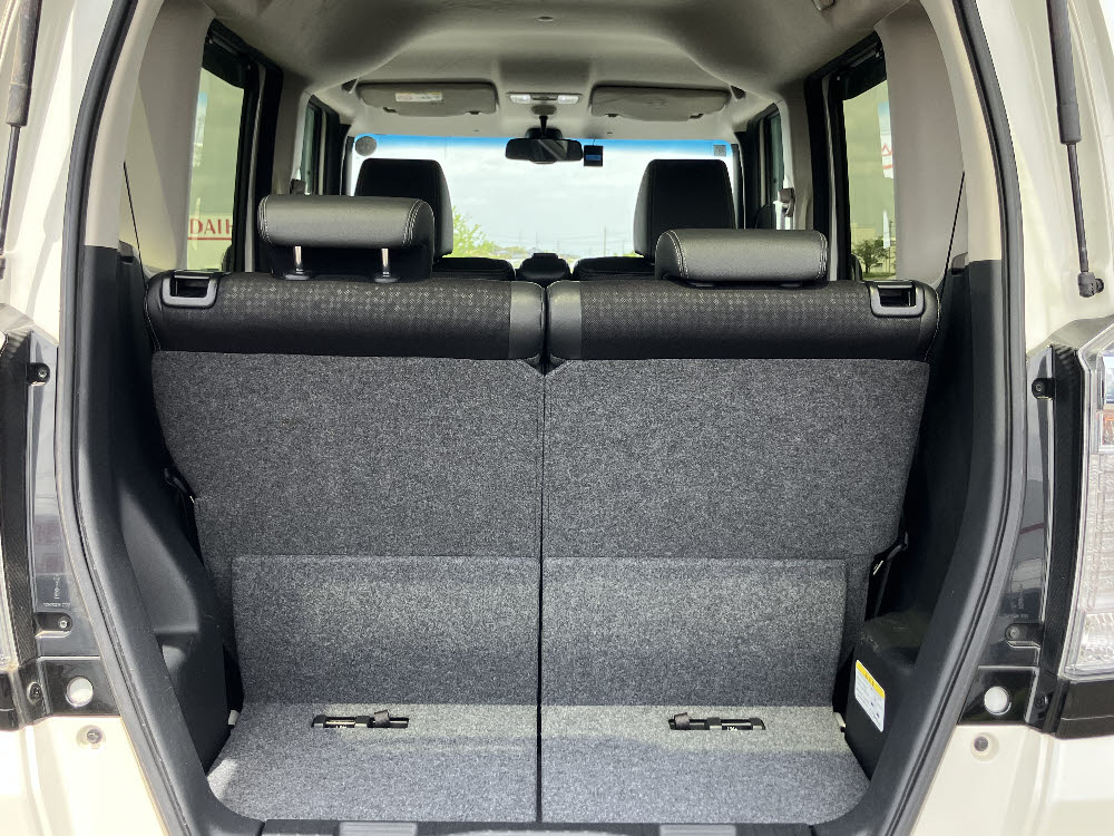 ホンダ　Ｎ ＢＯＸカスタム　ターボSSパッケージ17枚目