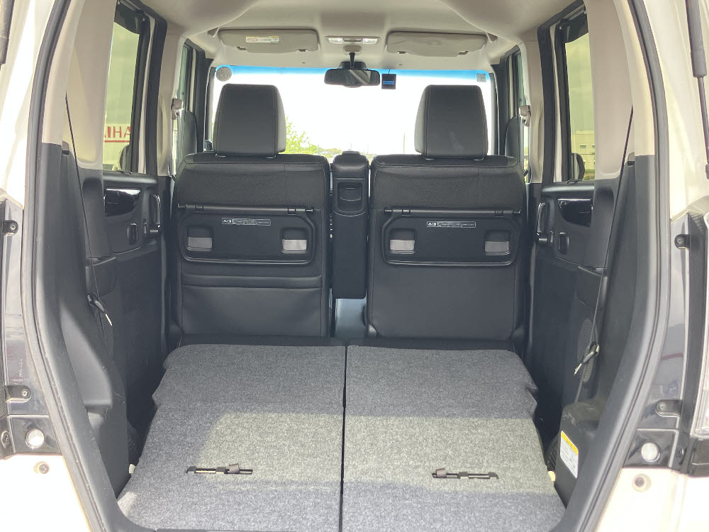 ホンダ　Ｎ ＢＯＸカスタム　ターボSSパッケージ18枚目