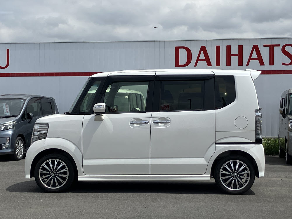 ホンダ　Ｎ ＢＯＸカスタム　ターボSSパッケージ1枚目