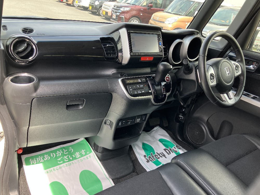 ホンダ　Ｎ ＢＯＸカスタム　ターボSSパッケージ8枚目
