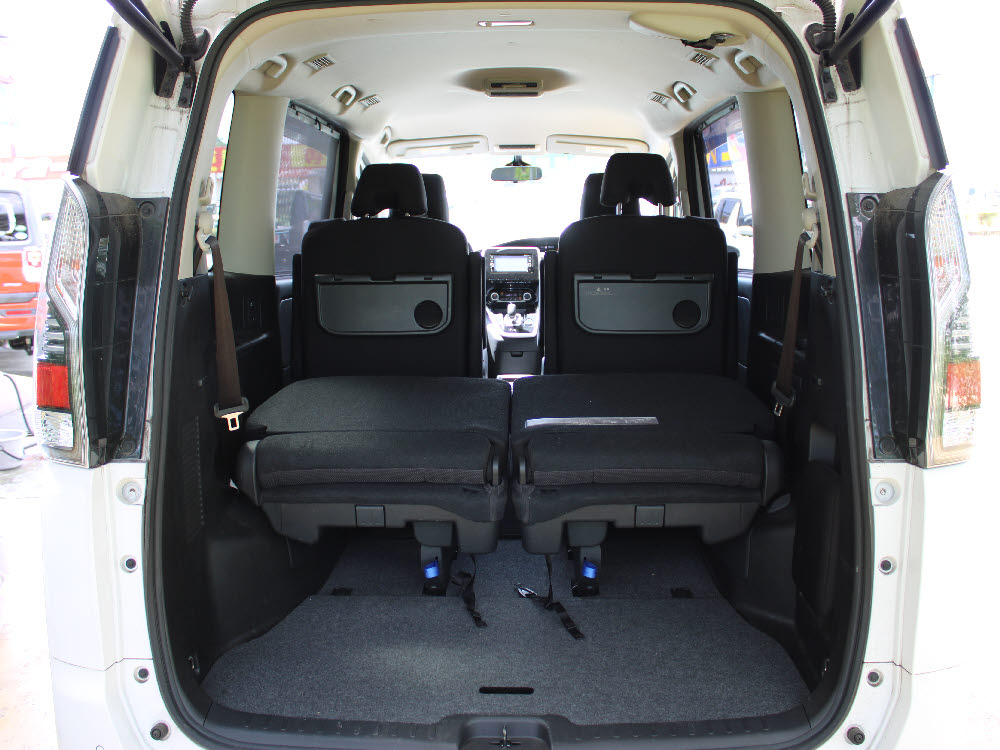 ニッサン　セレナ　e-POWER　XV14枚目
