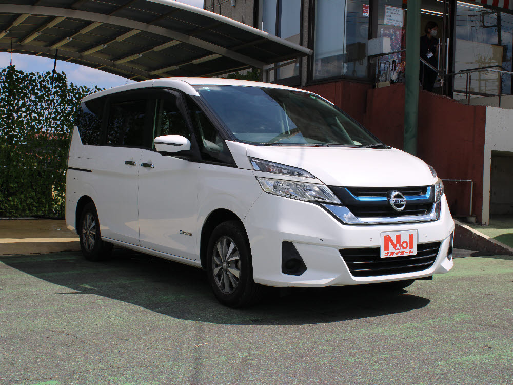 ニッサン　セレナ　e-POWER　XV2枚目