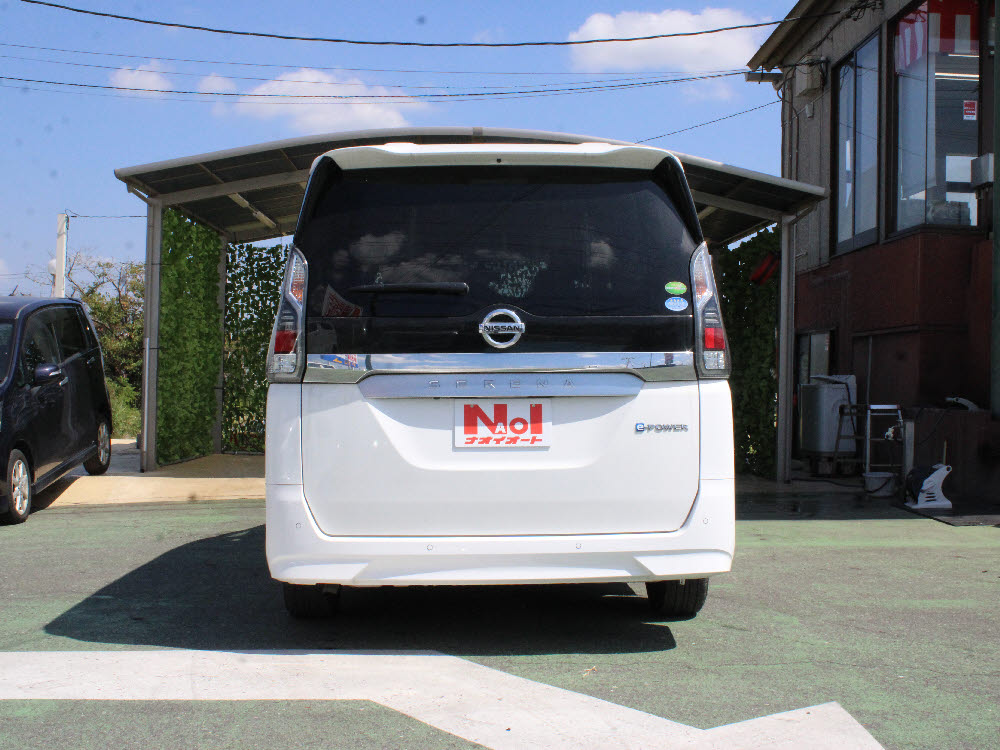 ニッサン　セレナ　e-POWER　XV5枚目