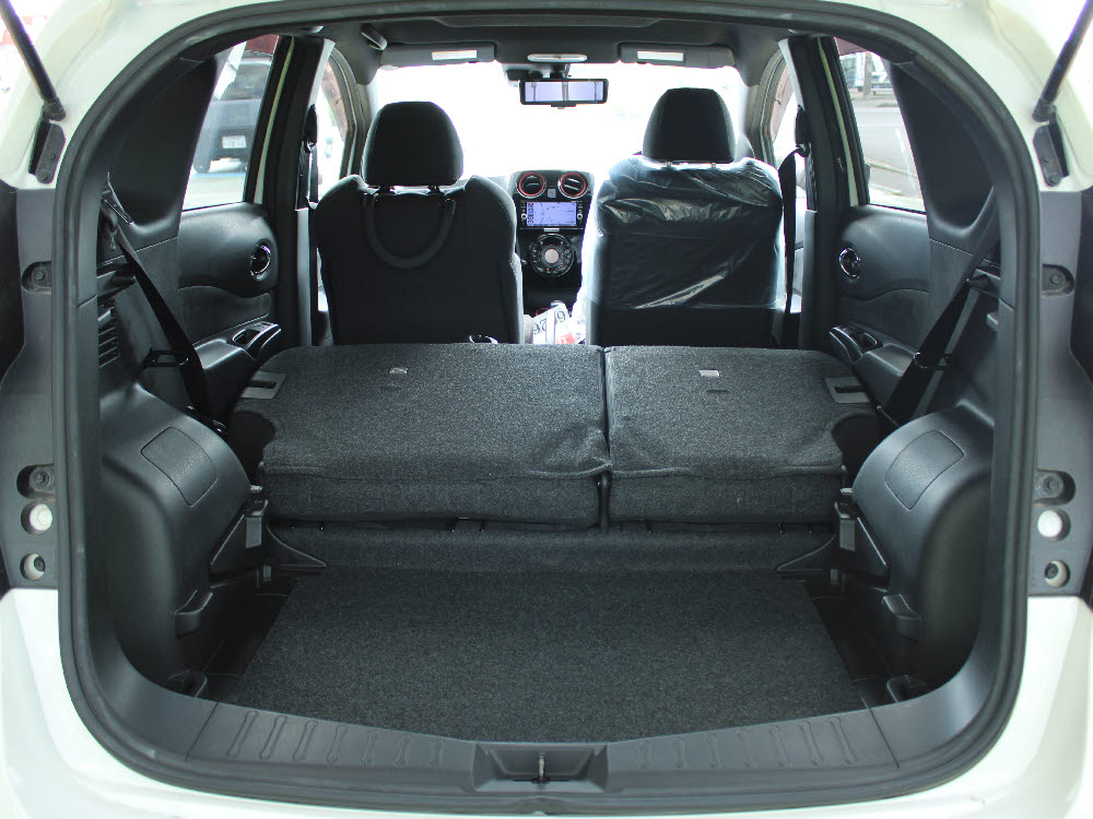 ニッサン　ノートe-POWER　ニスモS14枚目