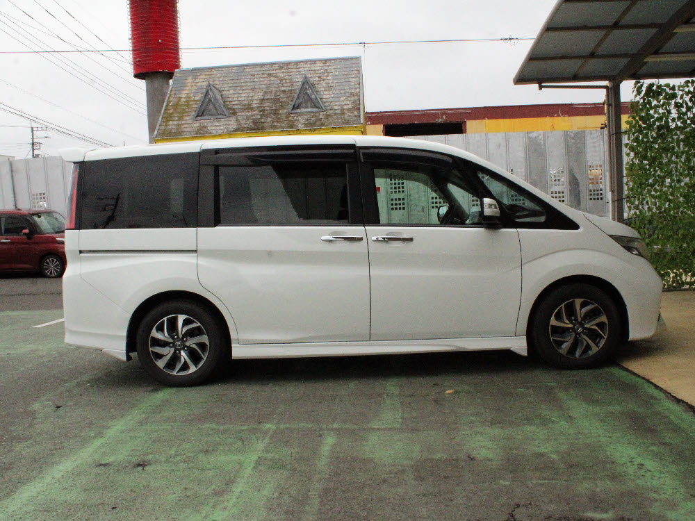 ホンダ　ステップワゴン　スパーダ　ホンダセンシング3枚目