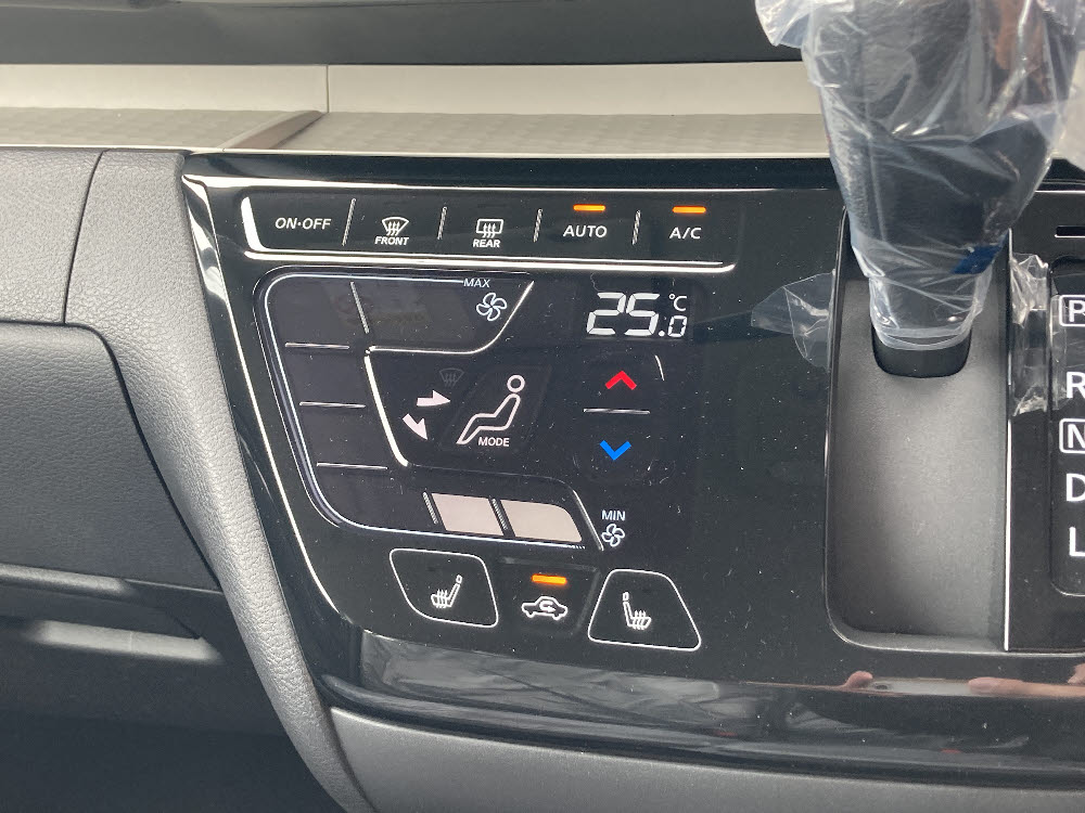 ミツビシ　デリカミニ　G18枚目