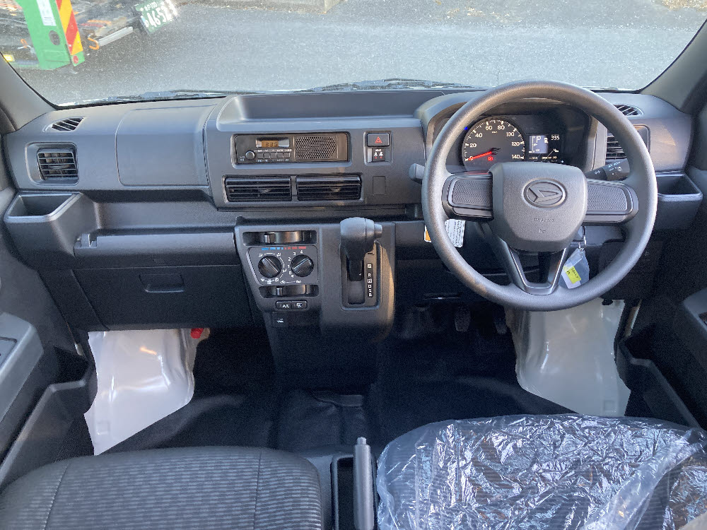 ダイハツ　ハイゼットカーゴ　デラックス9枚目