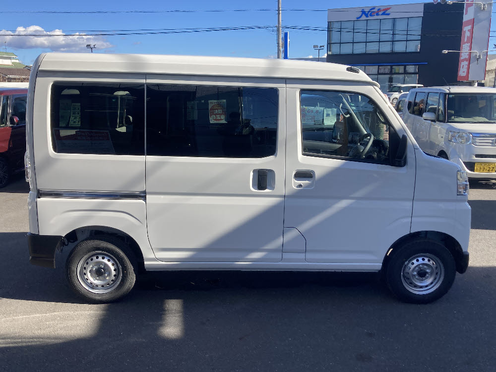 ダイハツ　ハイゼットカーゴ　デラックス3枚目