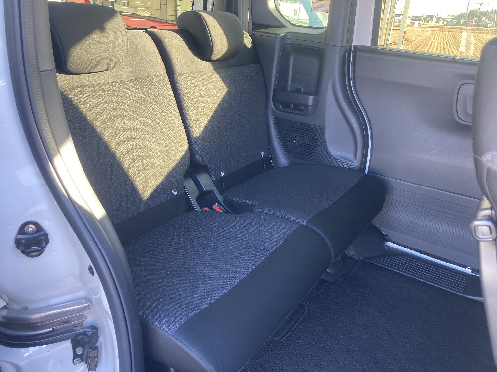 ホンダ　Ｎ ＢＯＸカスタム　ベース（純正8インチナビ）9枚目