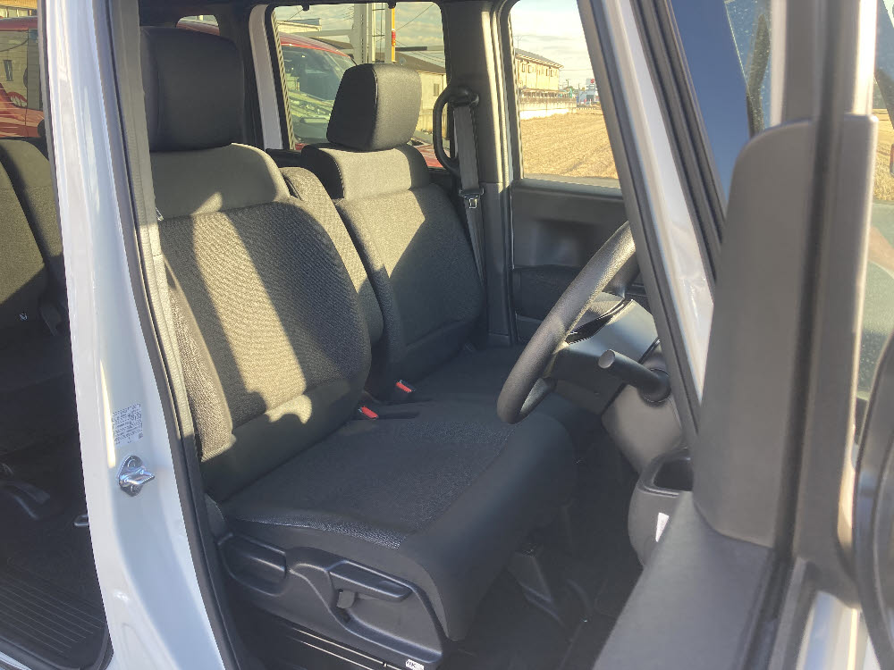 ホンダ　Ｎ ＢＯＸカスタム　ベース（純正8インチナビ）11枚目