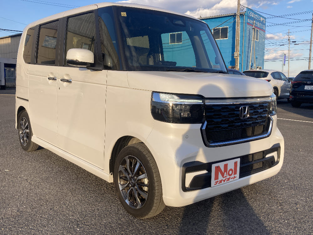 ホンダ　Ｎ ＢＯＸカスタム　ベース（純正8インチナビ）2枚目