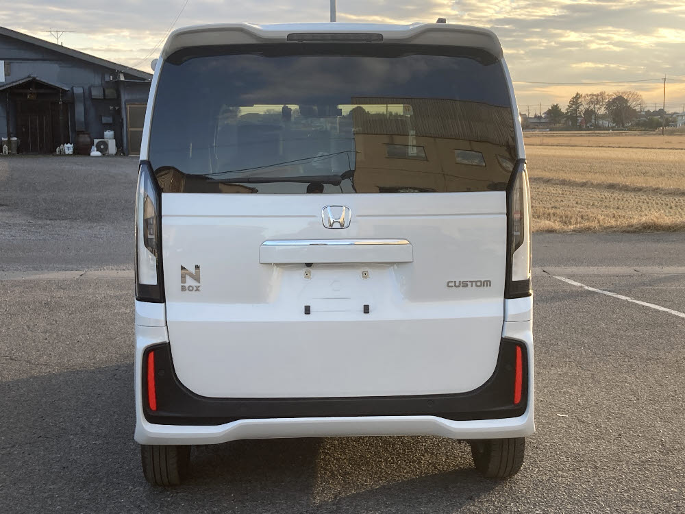 ホンダ　Ｎ ＢＯＸカスタム　ベース（純正8インチナビ）4枚目