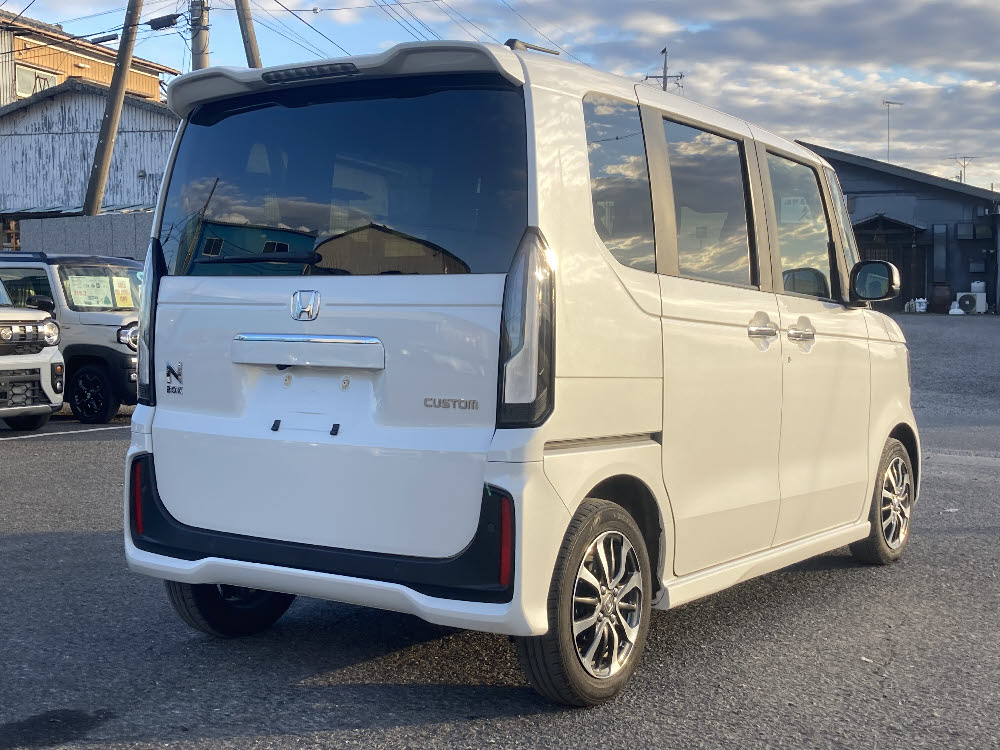 ホンダ　Ｎ ＢＯＸカスタム　ベース（純正8インチナビ）5枚目