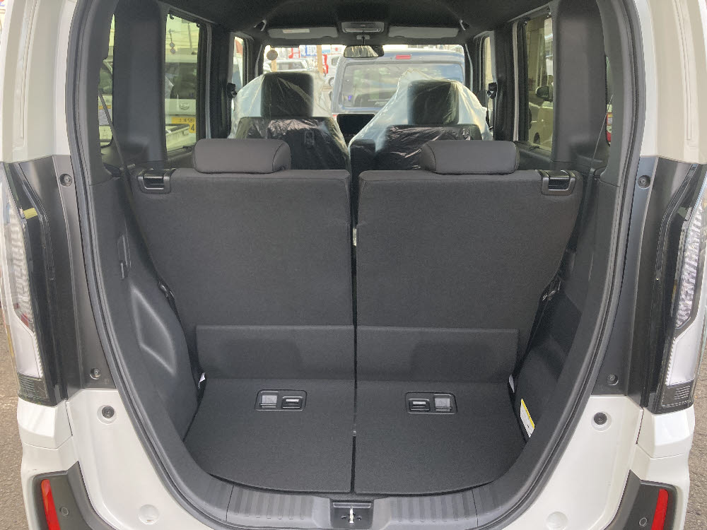 ホンダ　Ｎ ＢＯＸカスタム　8インチナビ9枚目