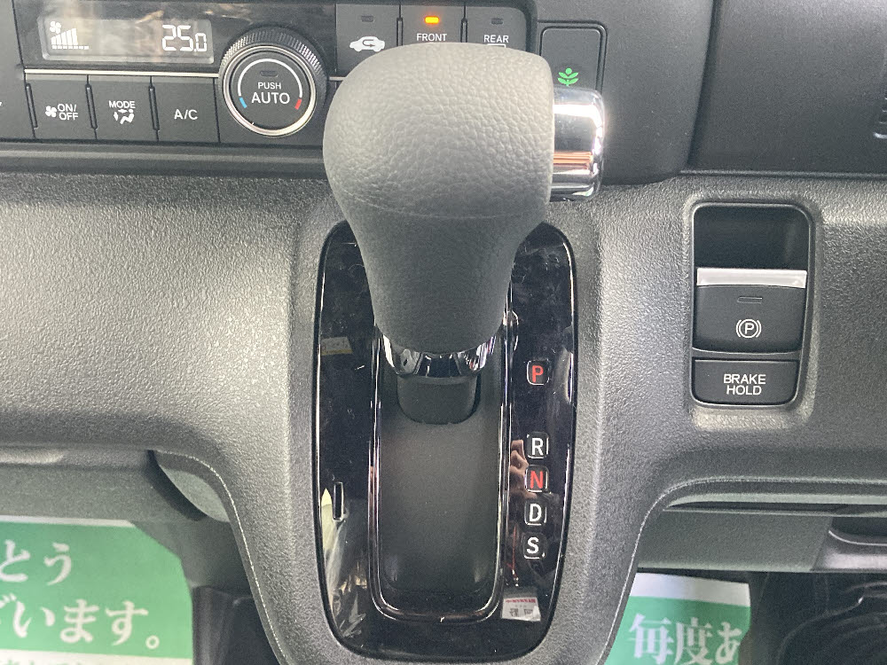 ホンダ　Ｎ ＢＯＸカスタム　8インチナビ17枚目