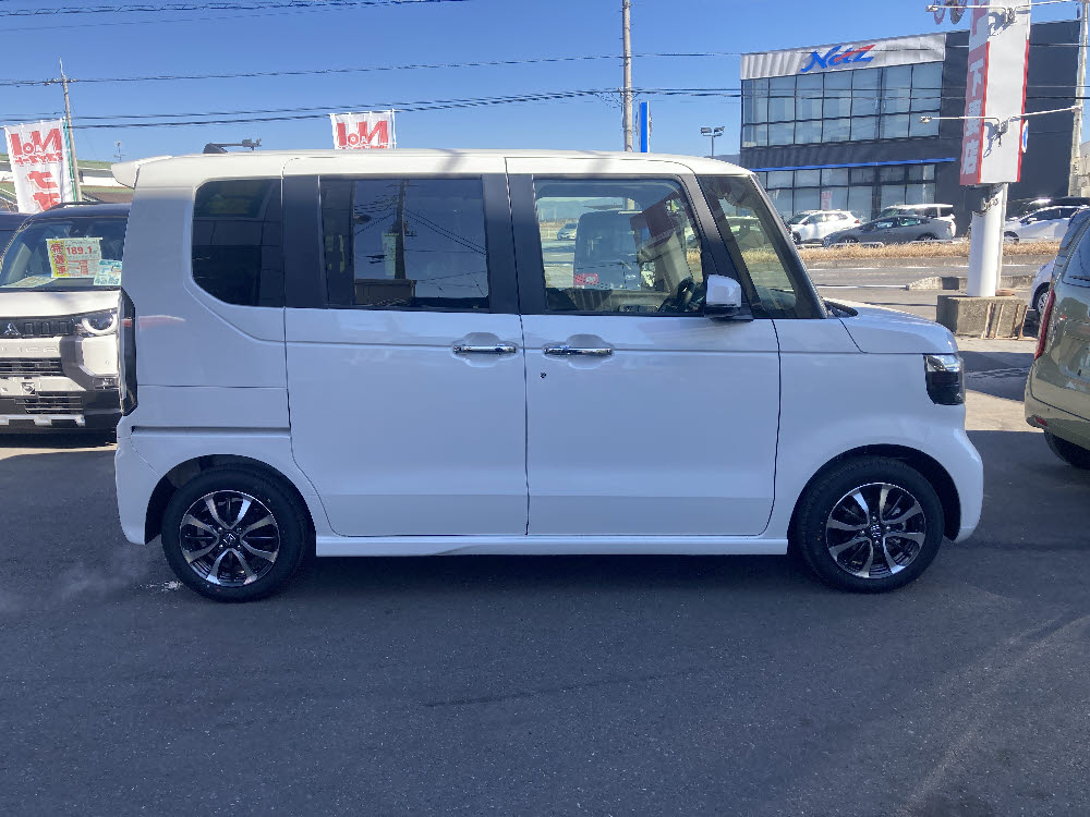 ホンダ　Ｎ ＢＯＸカスタム　8インチナビ3枚目