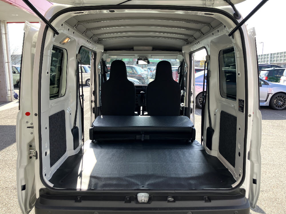 ダイハツ　ハイゼットカーゴ　デラックス　CVT9枚目