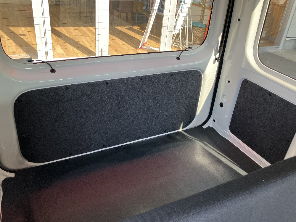 ダイハツ　ハイゼットカーゴ　デラックス　CVT10枚目