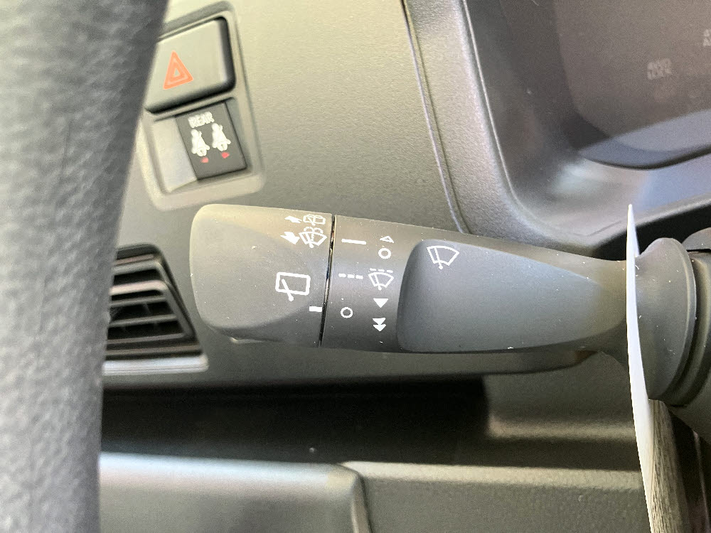 ダイハツ　ハイゼットカーゴ　デラックス　CVT15枚目