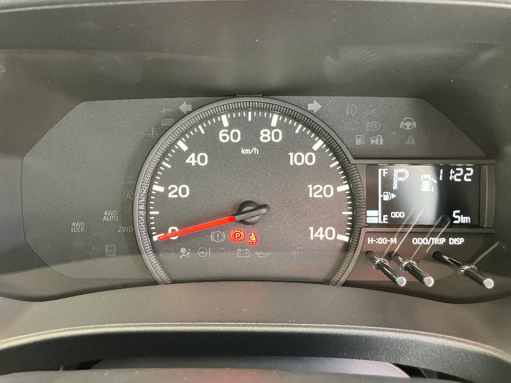 ダイハツ　ハイゼットカーゴ　デラックス　CVT17枚目