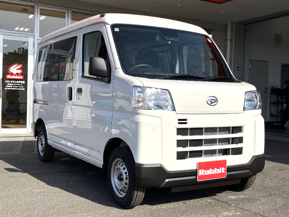 ダイハツ　ハイゼットカーゴ　デラックス　CVT2枚目