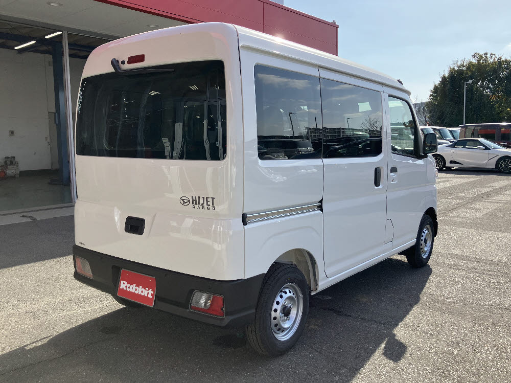 ダイハツ　ハイゼットカーゴ　デラックス　CVT4枚目