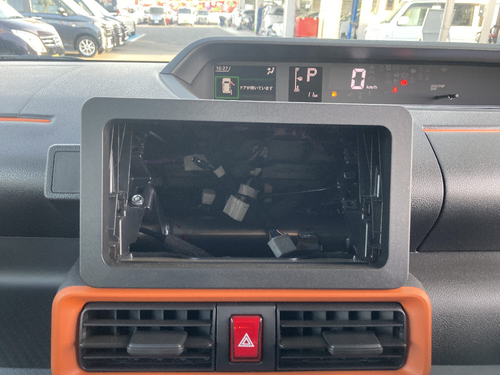 ダイハツ　タントファンクロス　13枚目