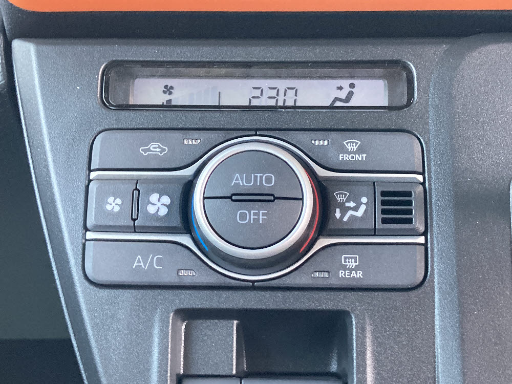 ダイハツ　タントファンクロス　14枚目