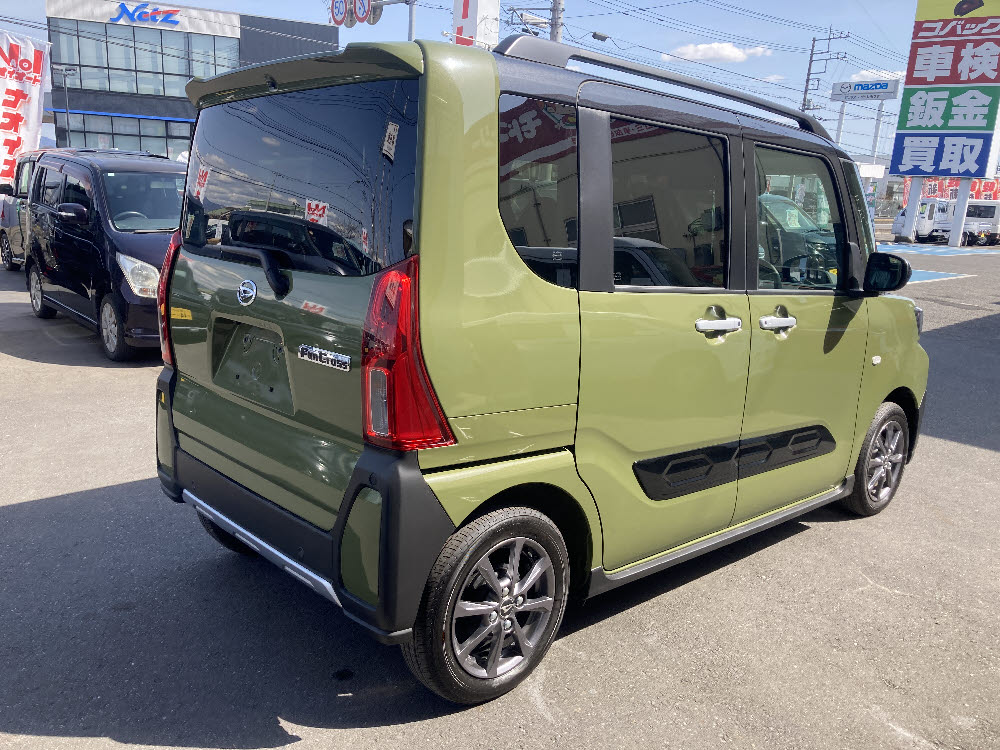 ダイハツ　タントファンクロス　4枚目