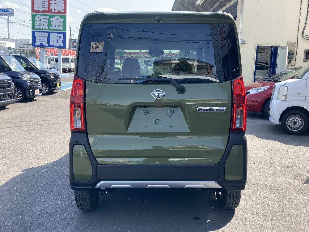 ダイハツ　タントファンクロス　5枚目